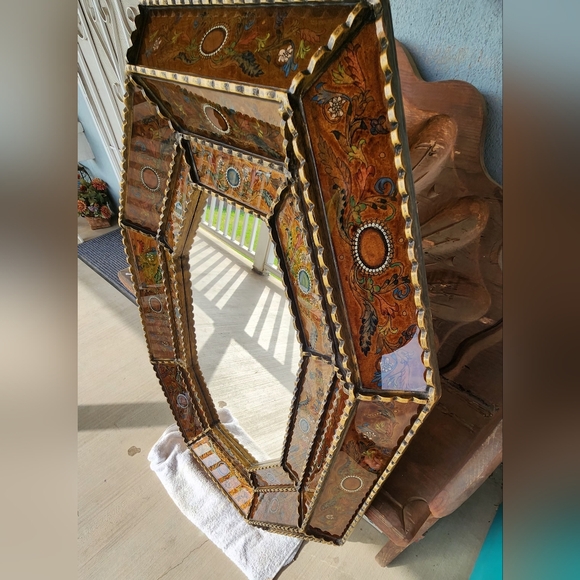 Vintage Venetian Octagonal Reverse Painted Wall Mirror - Picture 10 of 16